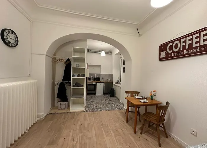 Le Petit Cafe - Centre Ville, Parking Gratuit