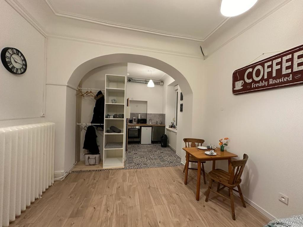 Le Petit Cafe - Centre Ville, Parking Gratuit Apartment